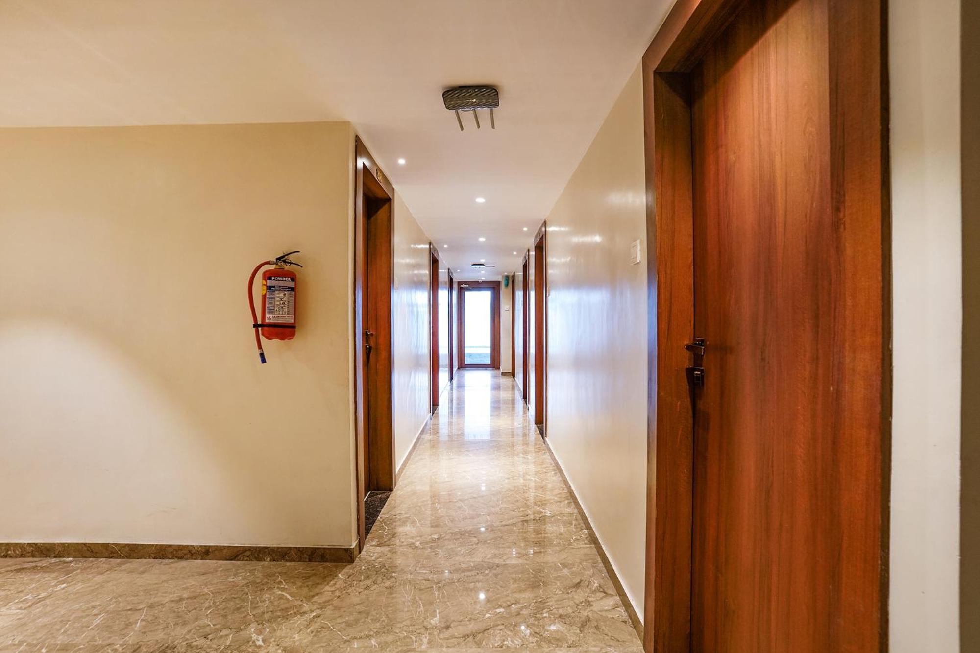 Hotel Czar Inn - Vashi Navi Mumbai Esterno foto