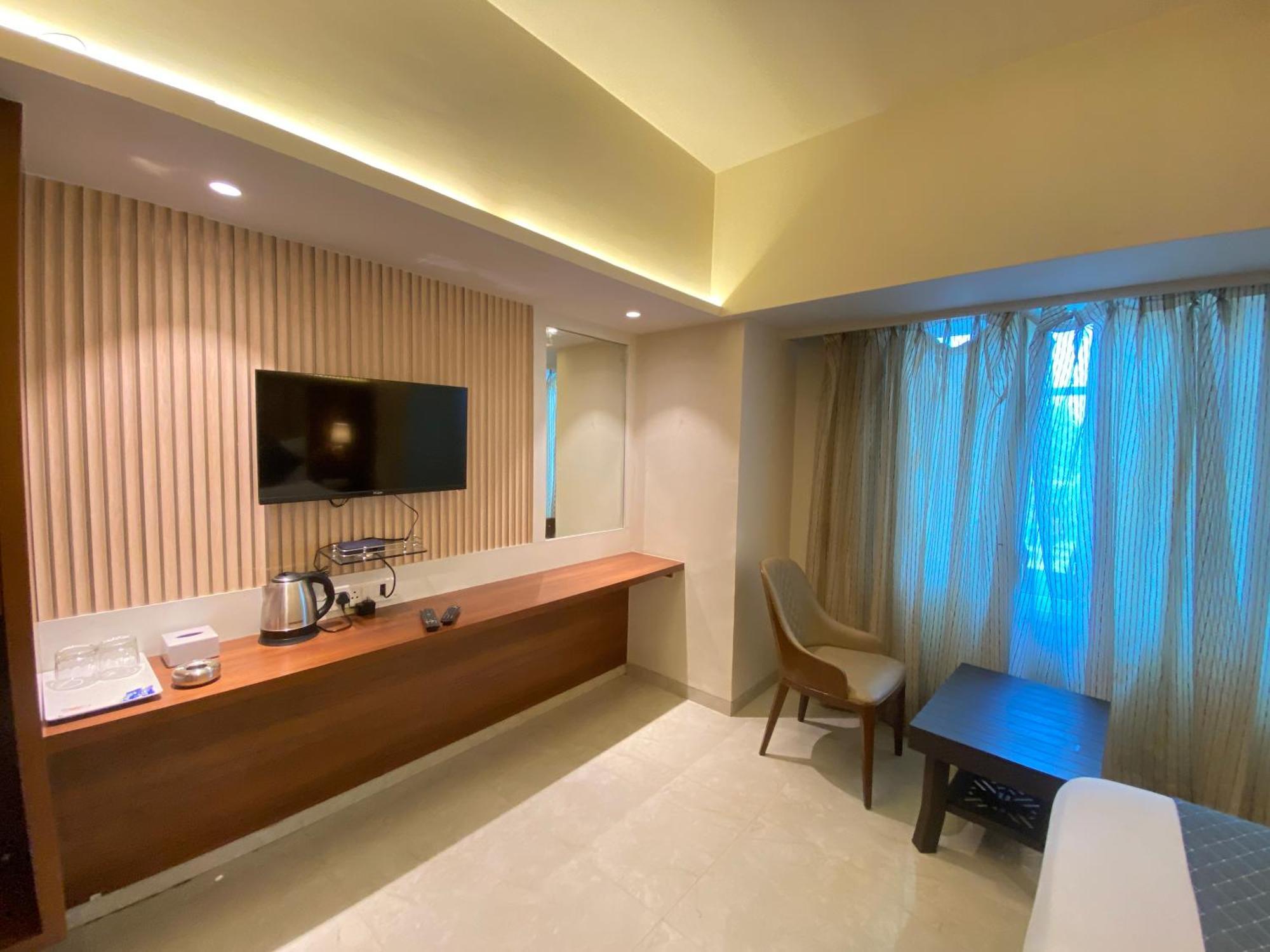 Hotel Czar Inn - Vashi Navi Mumbai Esterno foto