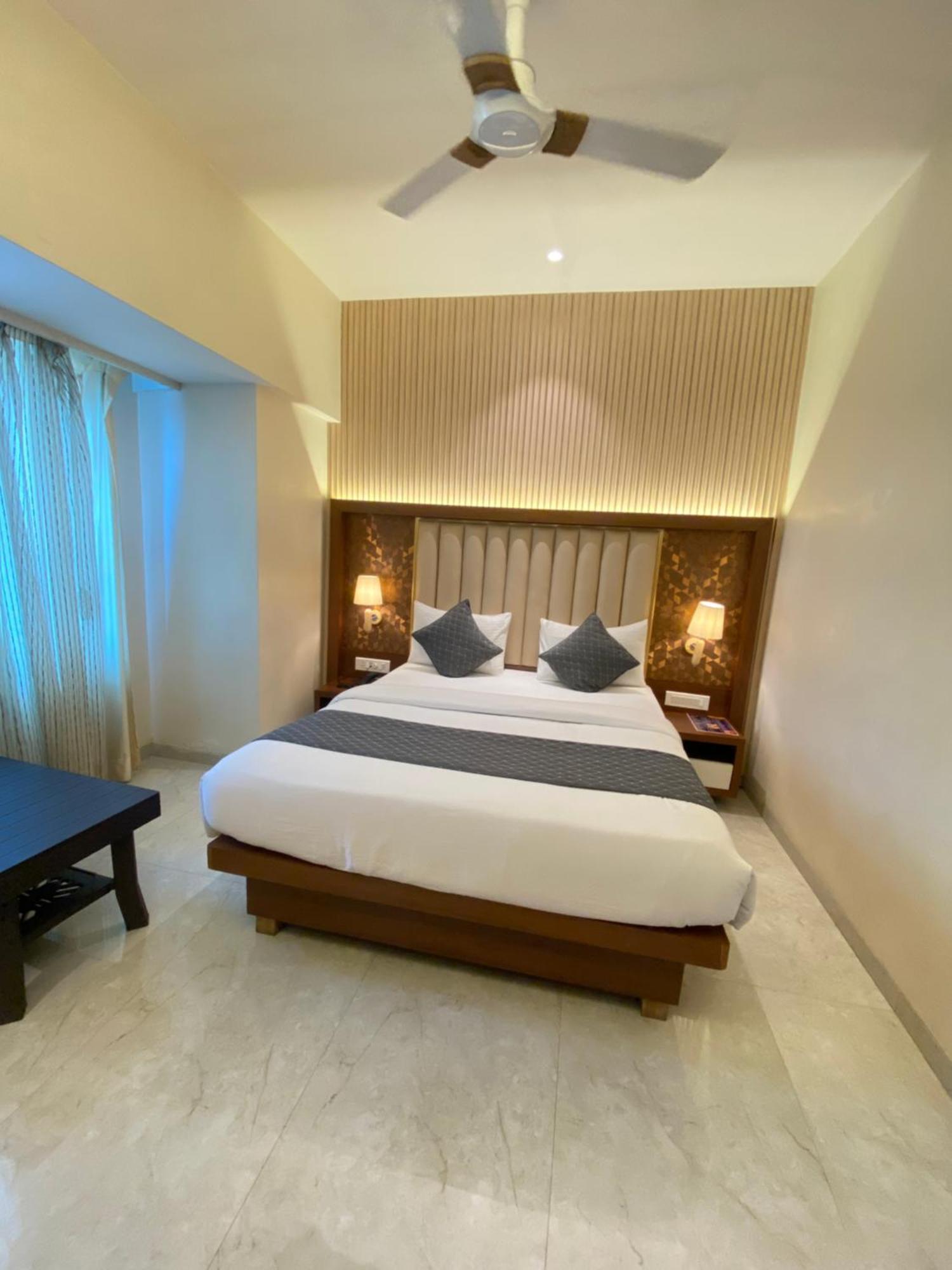 Hotel Czar Inn - Vashi Navi Mumbai Esterno foto