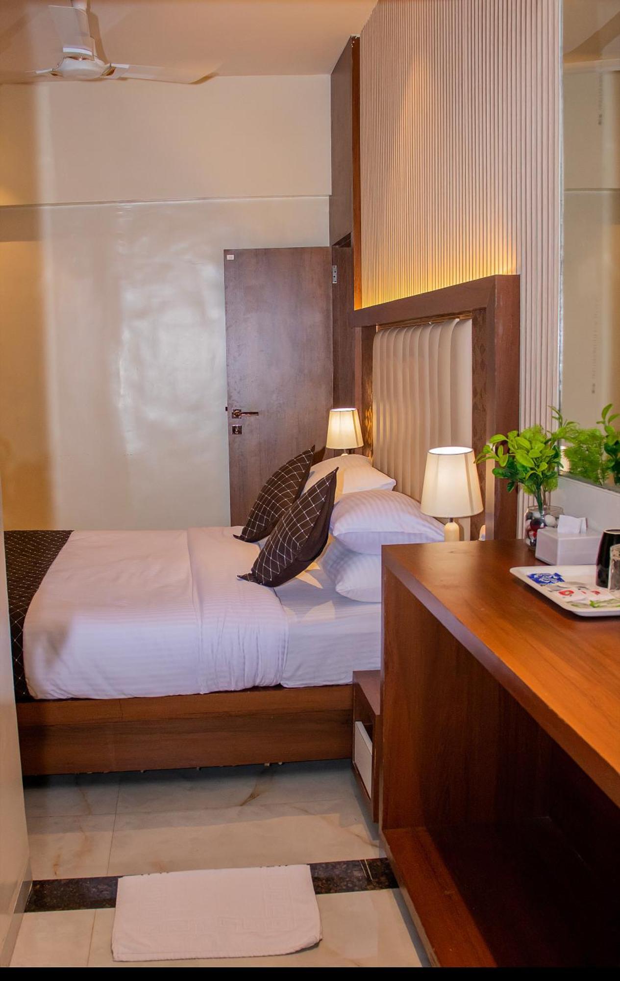 Hotel Czar Inn - Vashi Navi Mumbai Esterno foto